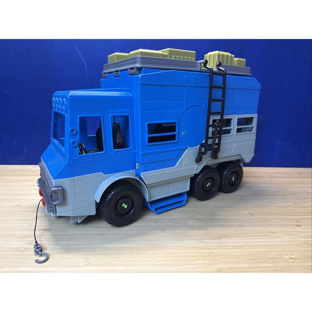 Ben 10 Rustbucket Transforming Vehicle RV Van Playset No Figures